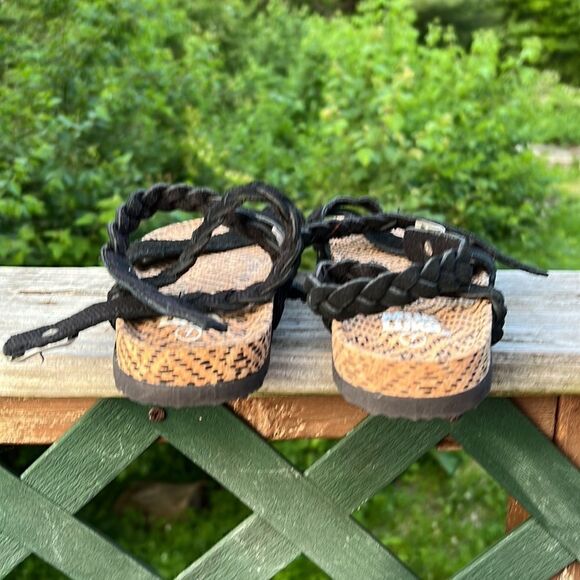 Muk Luks Ankle Strap Sandals Sz 7 NWOT - Picture 3 of 9
